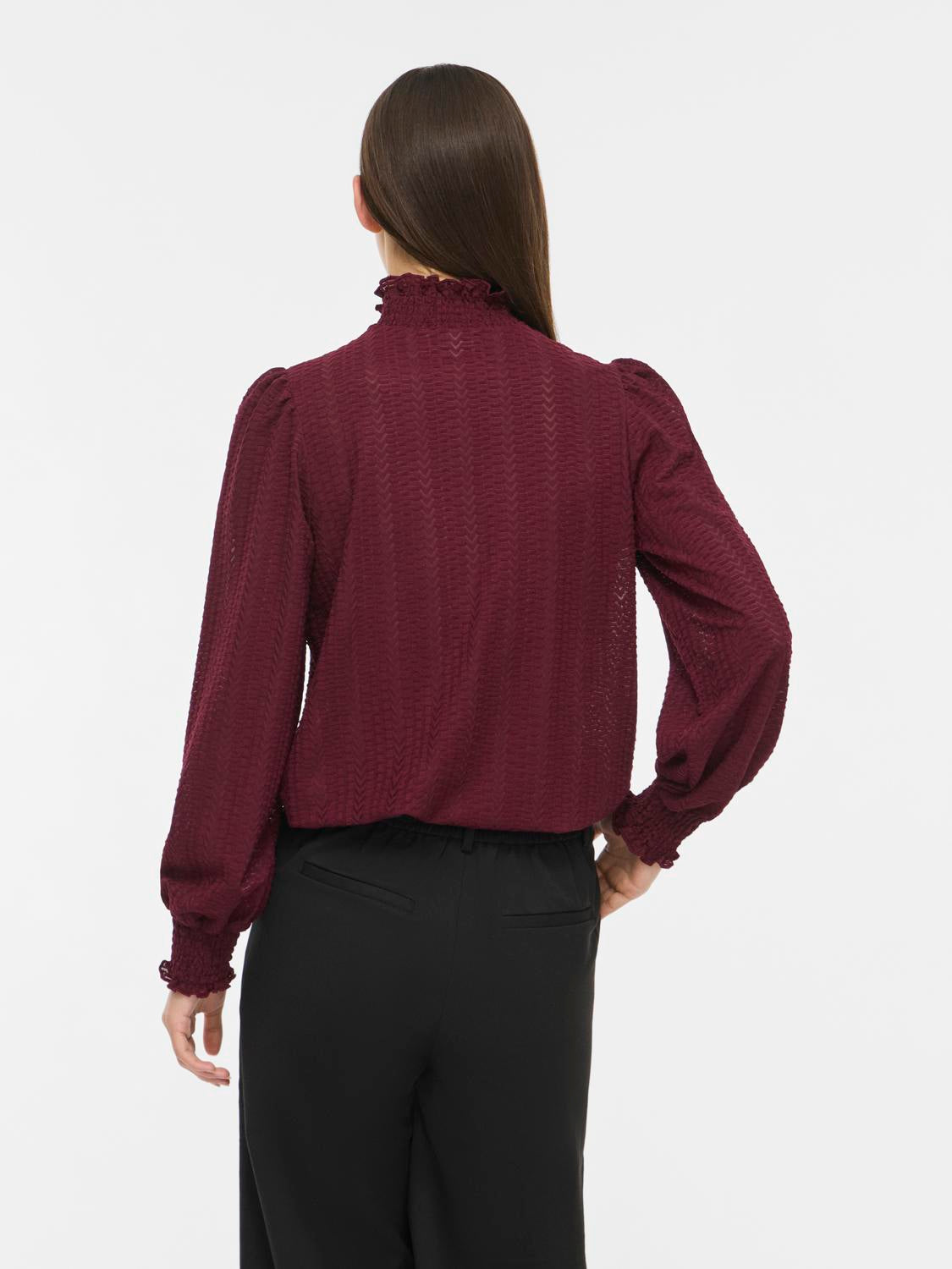 model_shot-back